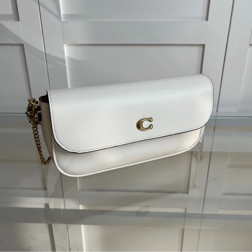 Coach Cream Leather Crossbody with Gold 'C' Accent - Picture 2 of 8